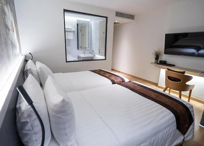 Pannarai Bangkok-pra Tunam Hotel 4*