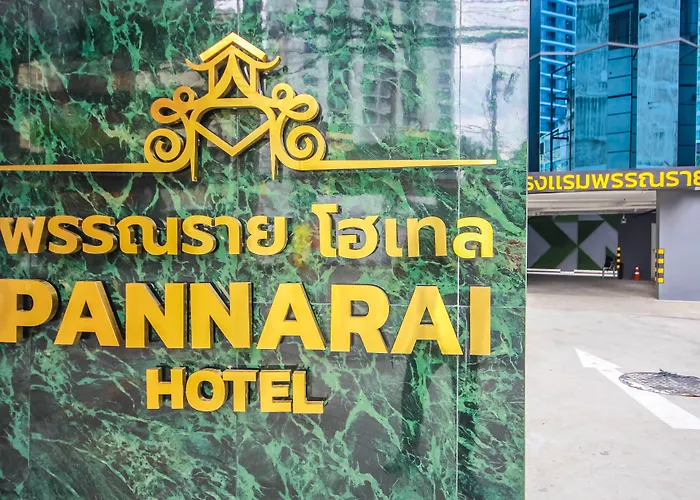 Pannarai Bangkok-pra Tunam Hotel